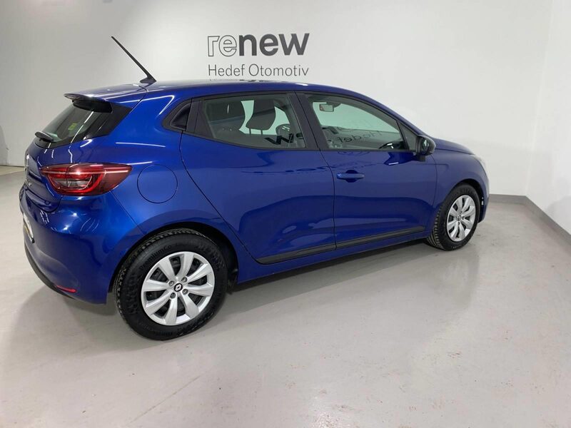 renault-clio-1-90-470353-3480576.jpeg