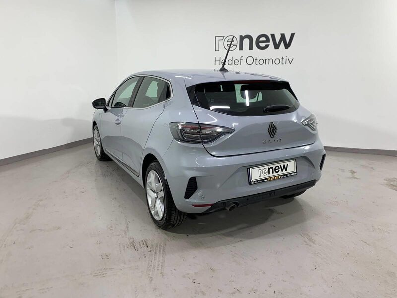 renault-clio-1-90-466389-3456474.jpeg