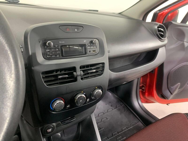 renault-clio-1-90-468181-3467600.jpeg