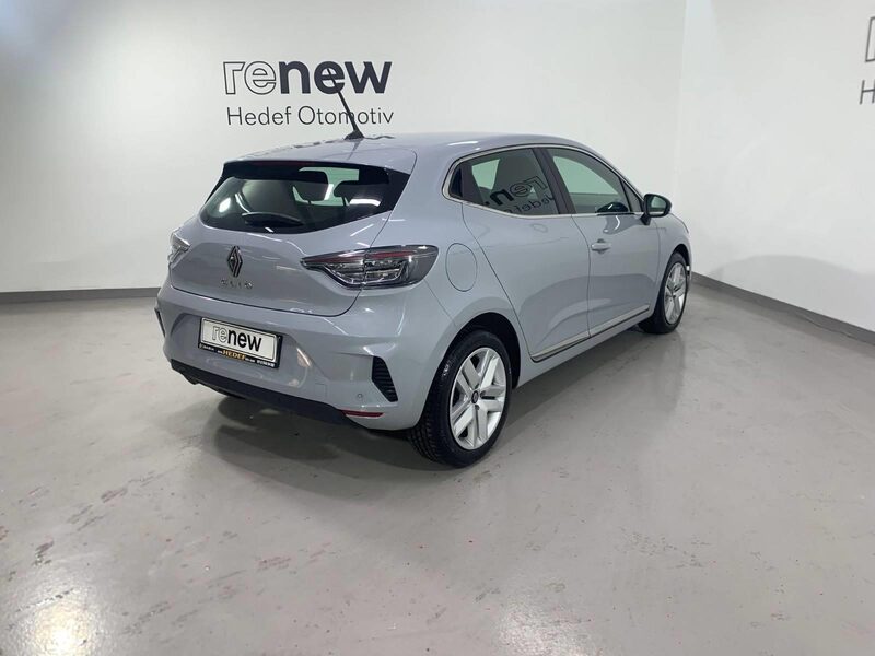 renault-clio-1-90-466388-3456440.jpeg