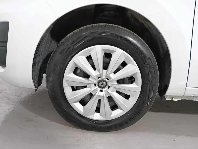 renault-express-1-90-470687-3483297.jpeg