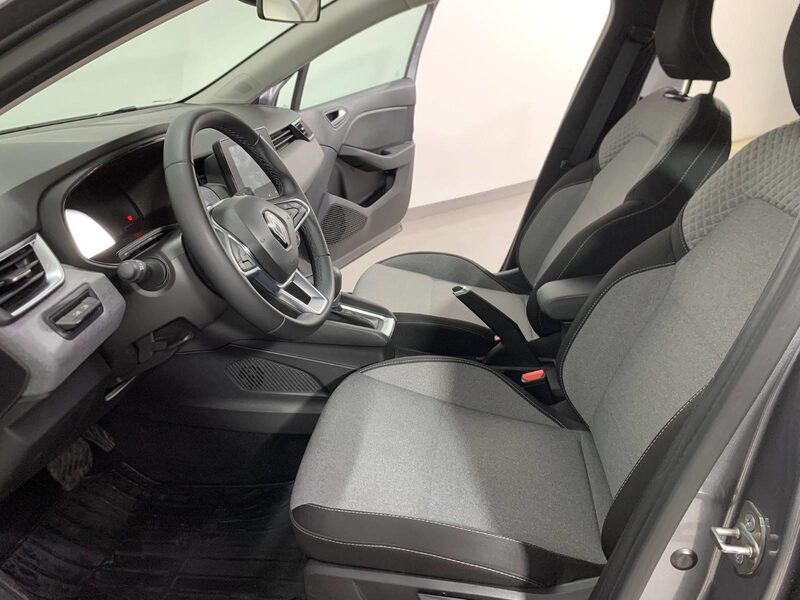 renault-clio-1-90-466361-3456309.jpeg