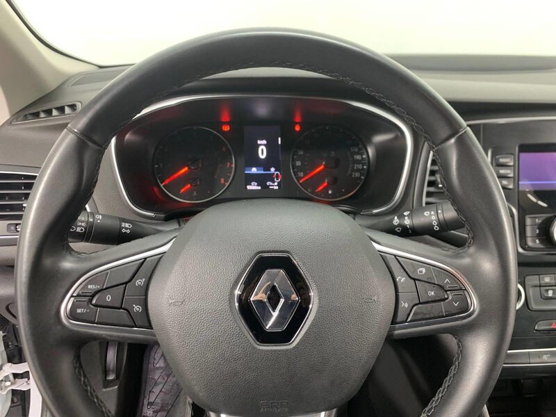 renault-megane-1-90-468628-3469854.jpeg
