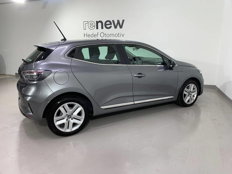 renault-clio-1-90-466361-3456315.jpeg