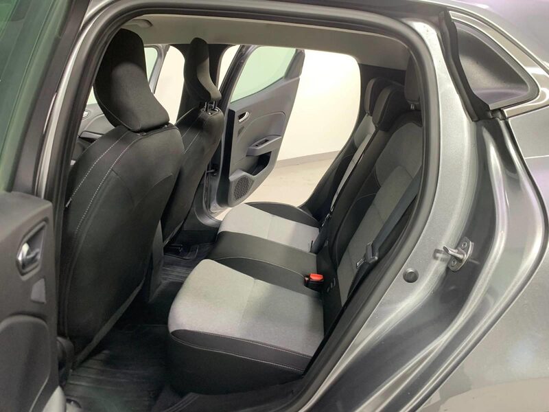 renault-clio-1-90-466361-3456295.jpeg