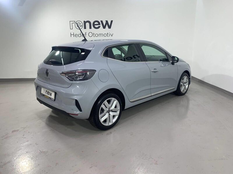 renault-clio-1-90-466388-3456406.jpeg
