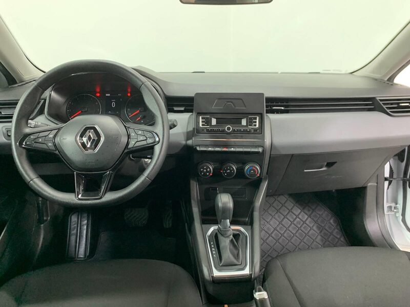 renault-clio-1-90-470388-3481004.jpeg