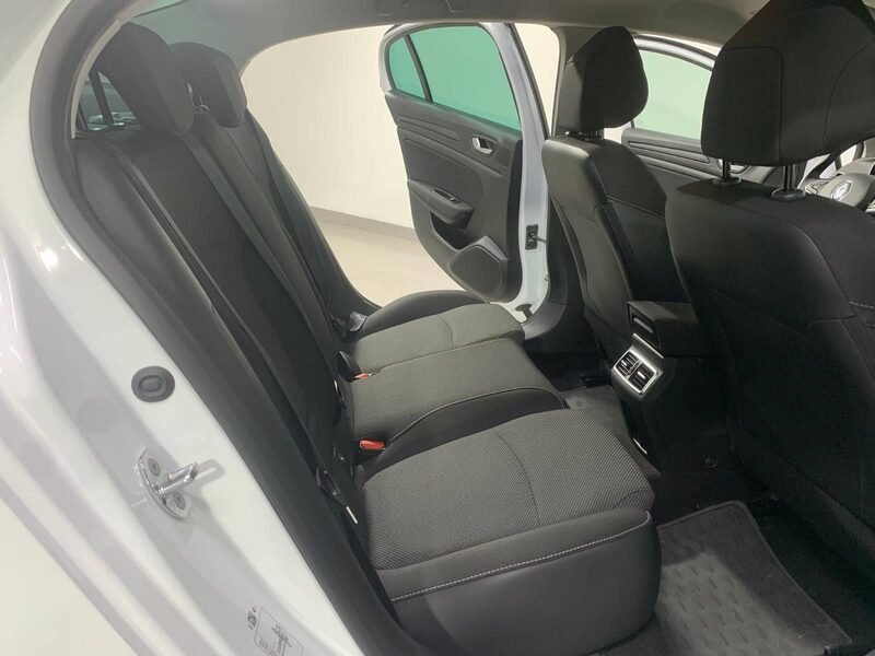renault-megane-1-90-458763-3407243.jpeg
