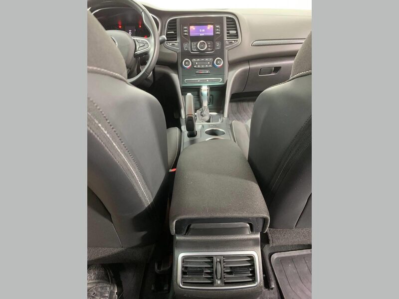 renault-megane-1-90-468307-3468180.jpeg