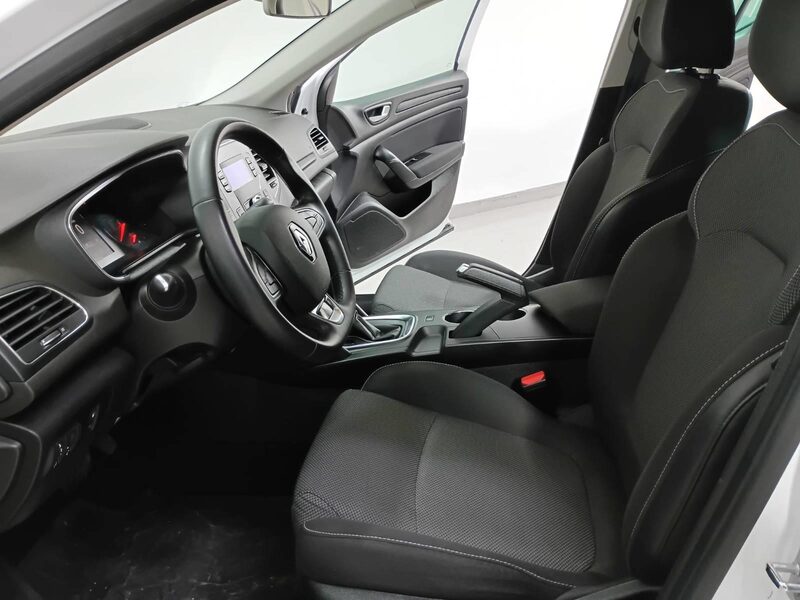 renault-megane-1-90-470679-3483152.jpeg