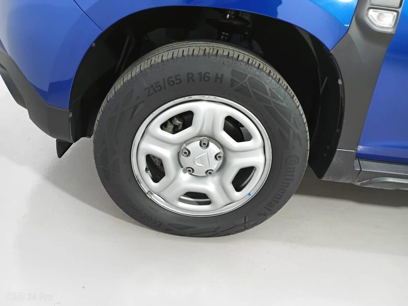 dacia-duster-1-90-463148-3435922.jpeg
