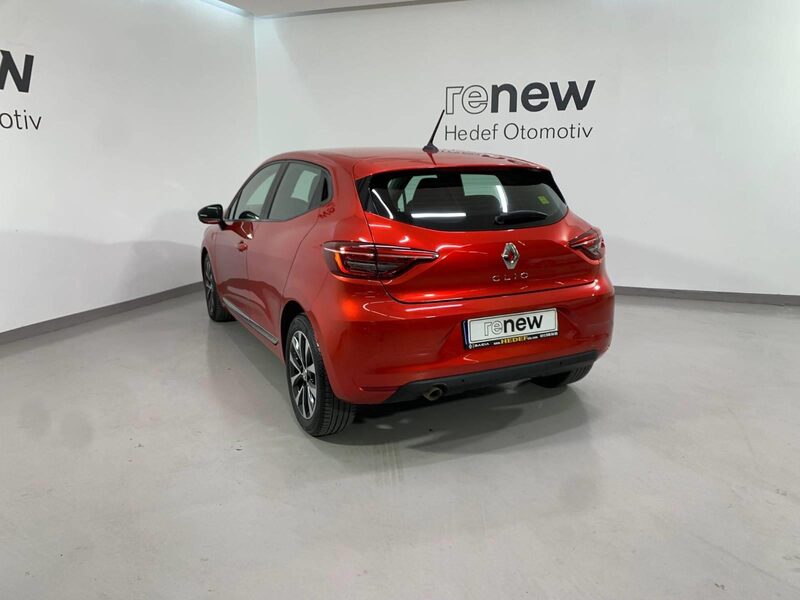 renault-clio-1-90-461716-3427340.jpeg