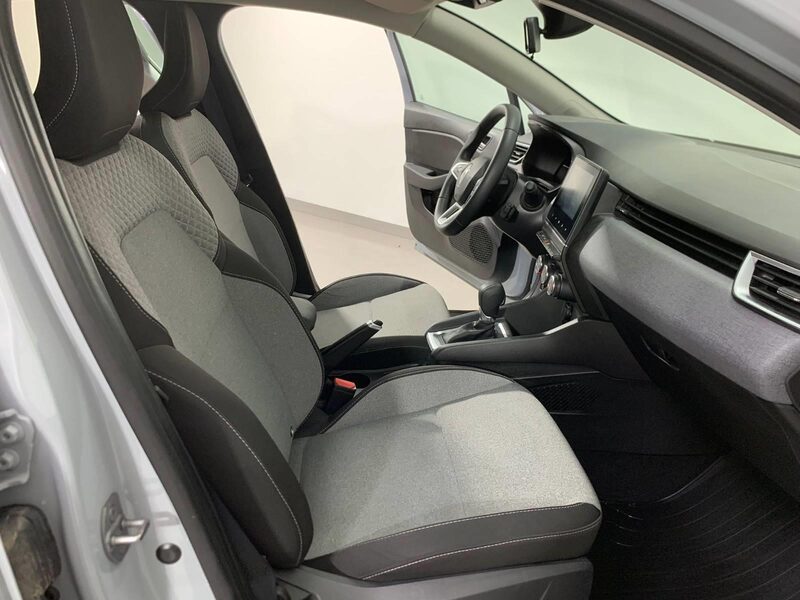 renault-clio-1-90-466388-3456428.jpeg